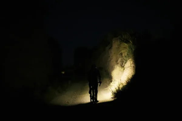 TAYLOR PHINNEY: SELBSTVERSUCH BADLANDS